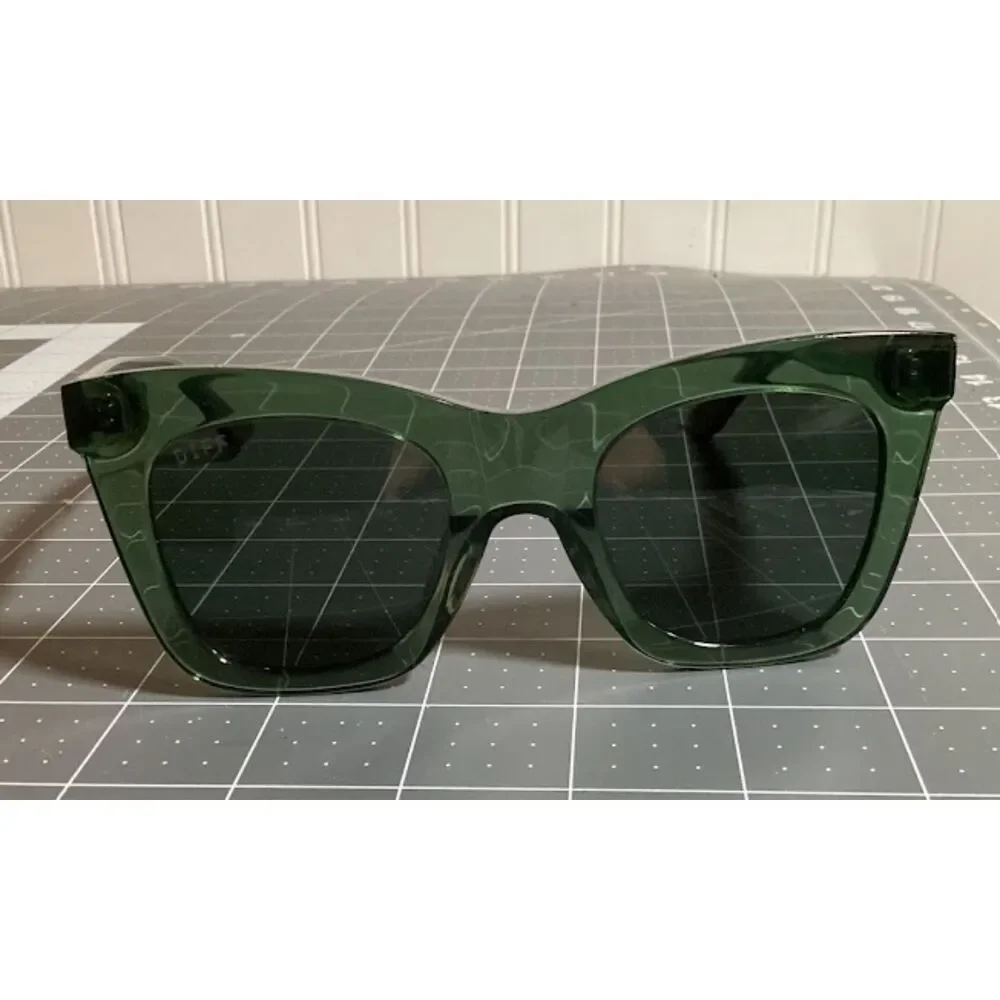 DIFF Green Sunglasses